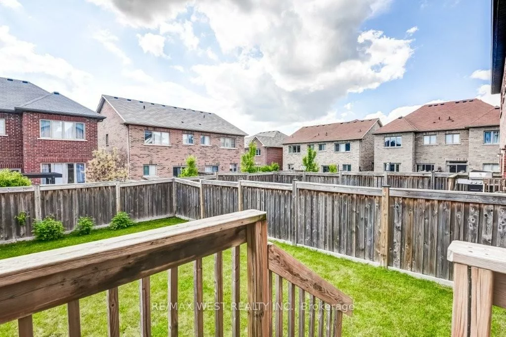 702, Yarfield, Glenway Estates, Newmarket