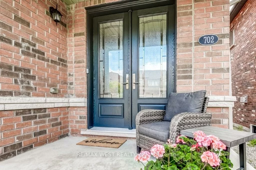 702, Yarfield, Glenway Estates, Newmarket