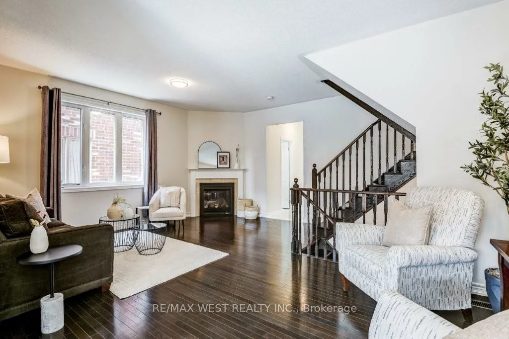 702, Yarfield, Glenway Estates, Newmarket
