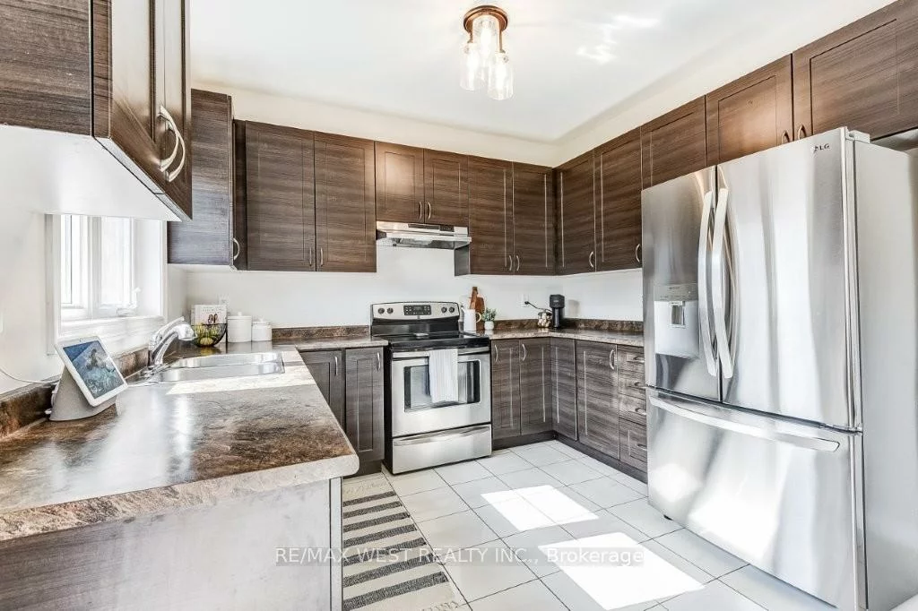 702, Yarfield, Glenway Estates, Newmarket