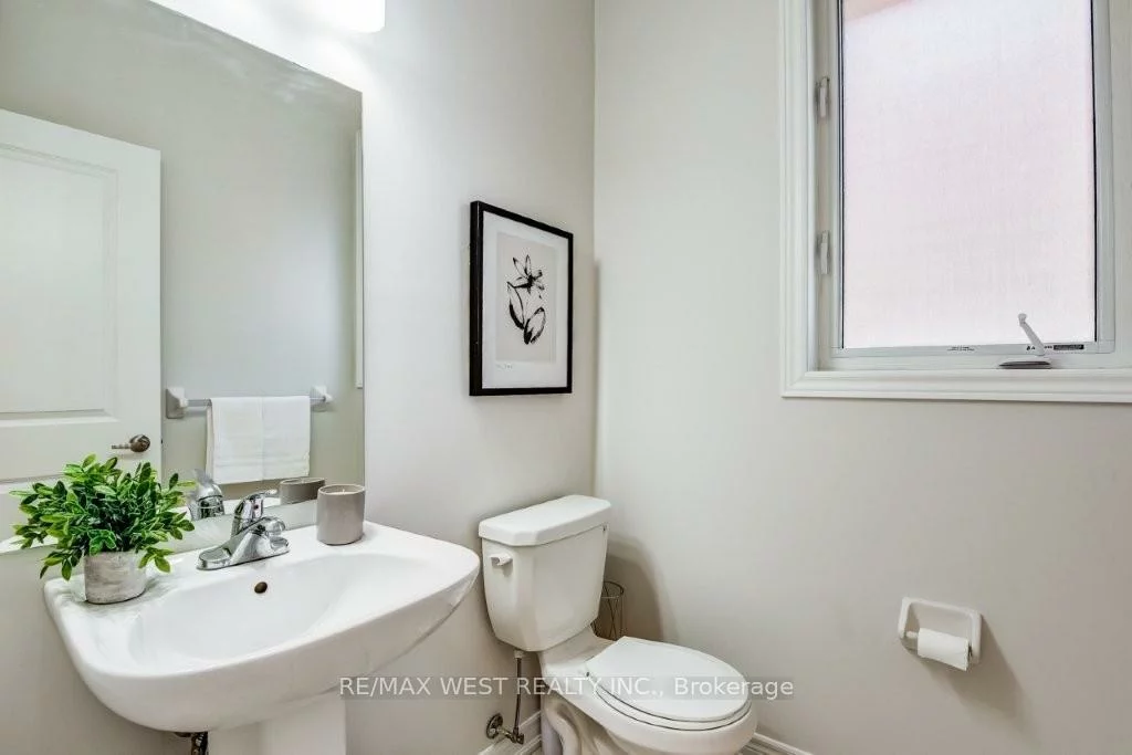 702, Yarfield, Glenway Estates, Newmarket
