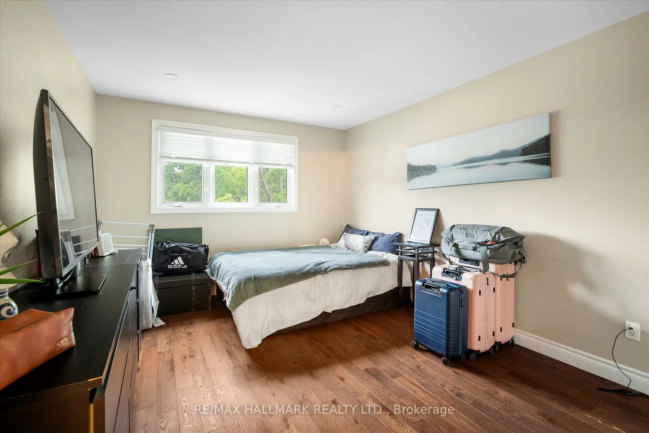 372, Dixon, Central Newmarket, Newmarket