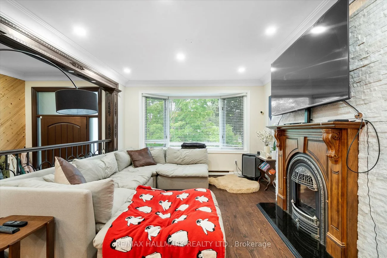 372, Dixon, Central Newmarket, Newmarket