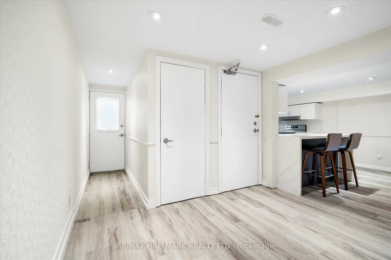 372, Dixon, Central Newmarket, Newmarket