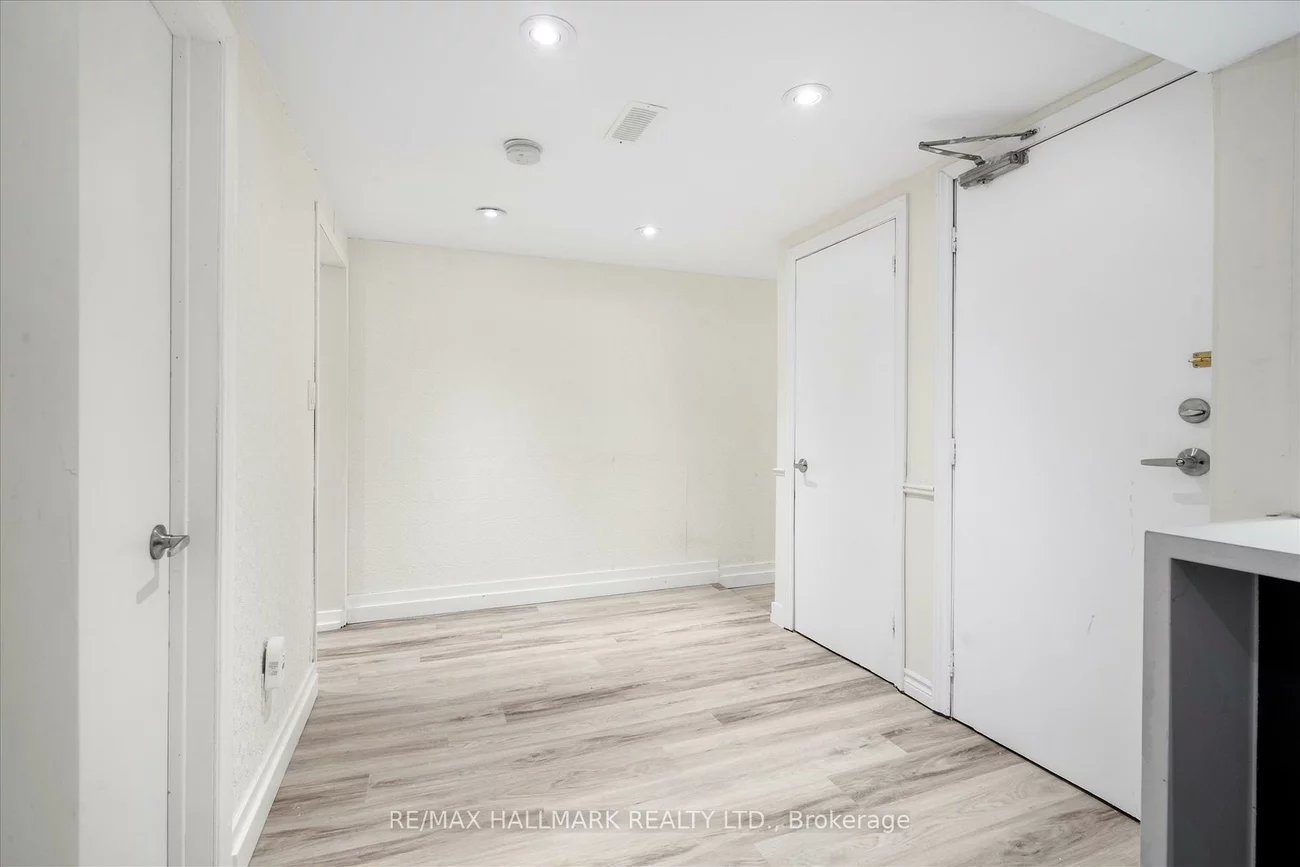 372, Dixon, Central Newmarket, Newmarket