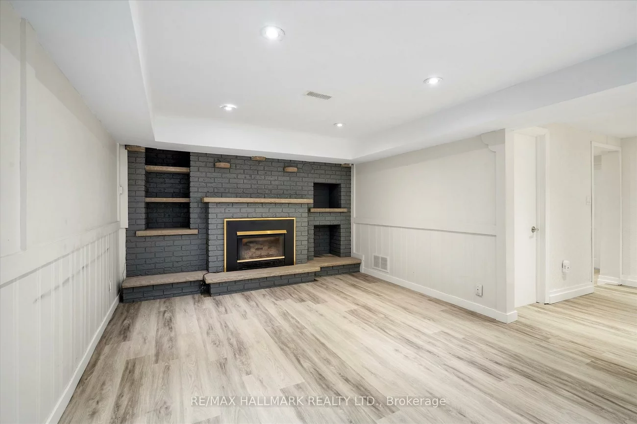 372, Dixon, Central Newmarket, Newmarket