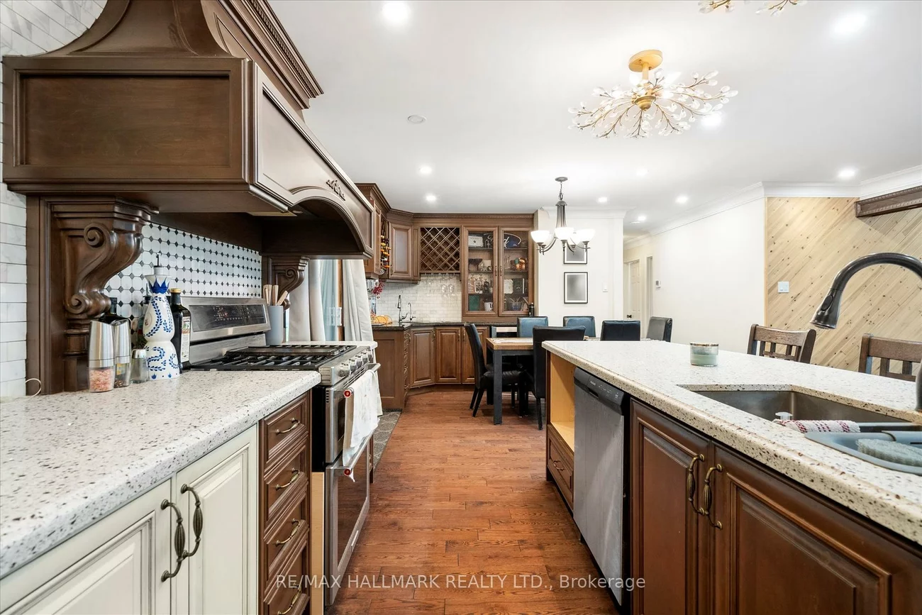 372, Dixon, Central Newmarket, Newmarket