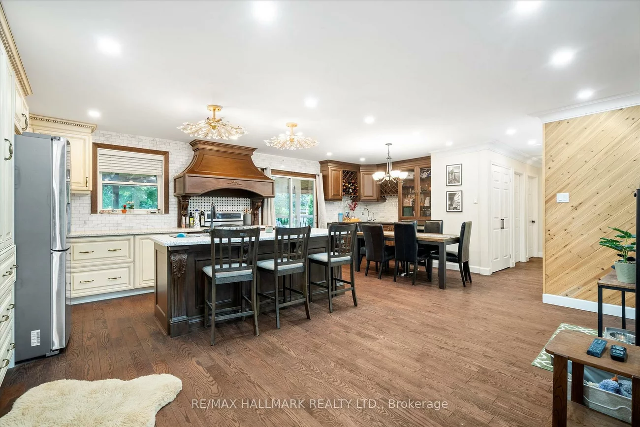 372, Dixon, Central Newmarket, Newmarket