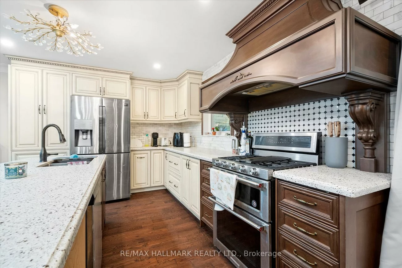 372, Dixon, Central Newmarket, Newmarket