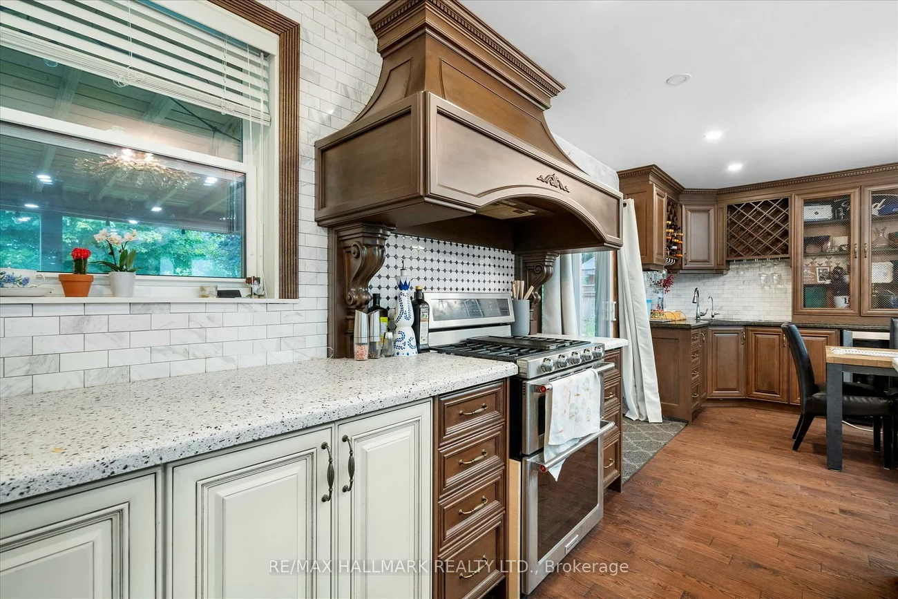 372, Dixon, Central Newmarket, Newmarket
