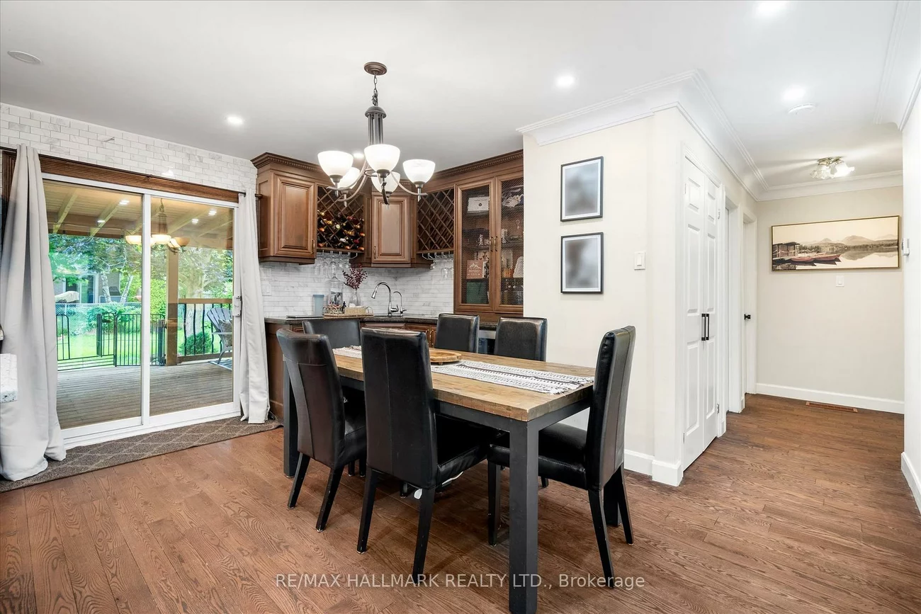 372, Dixon, Central Newmarket, Newmarket
