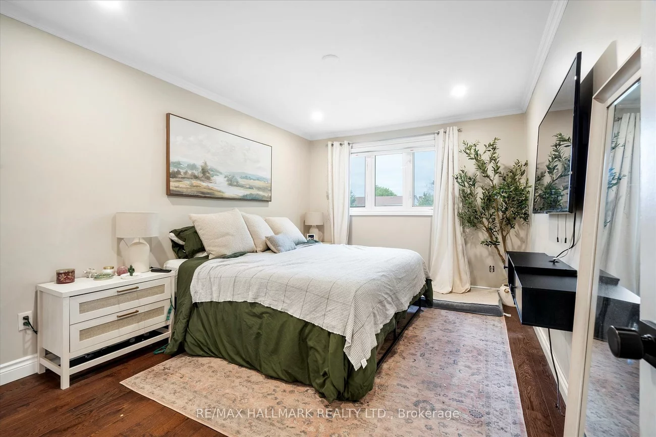 372, Dixon, Central Newmarket, Newmarket