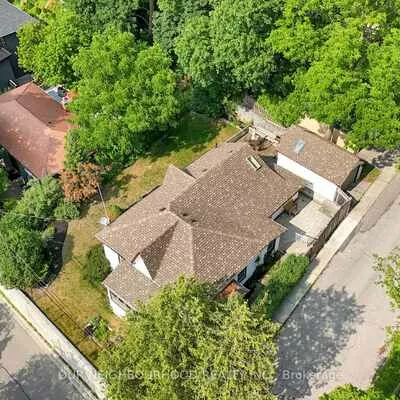 313, Second, Central Newmarket, Newmarket