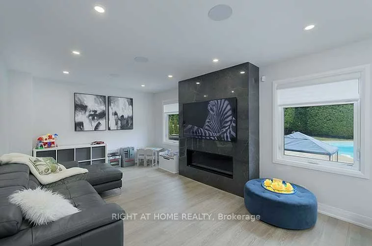 413, Mathews, Glenway Estates, Newmarket