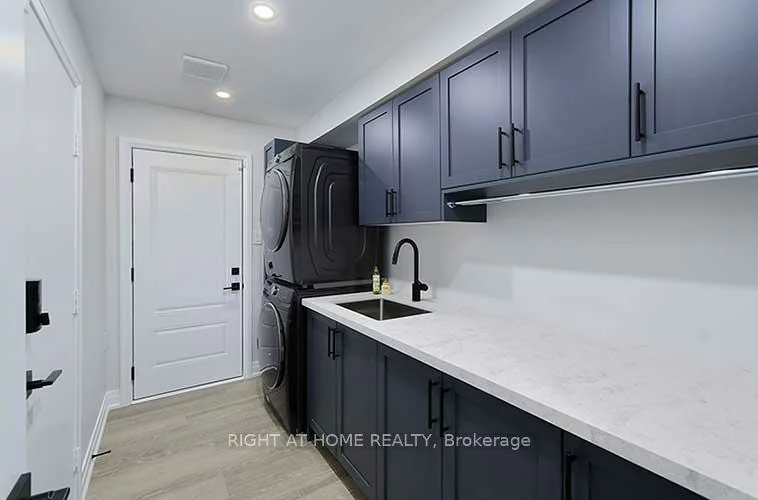 413, Mathews, Glenway Estates, Newmarket