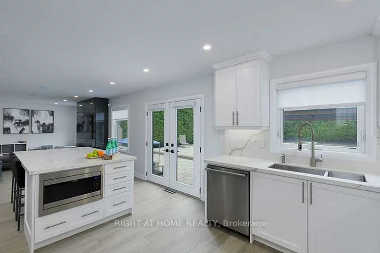413, Mathews, Glenway Estates, Newmarket