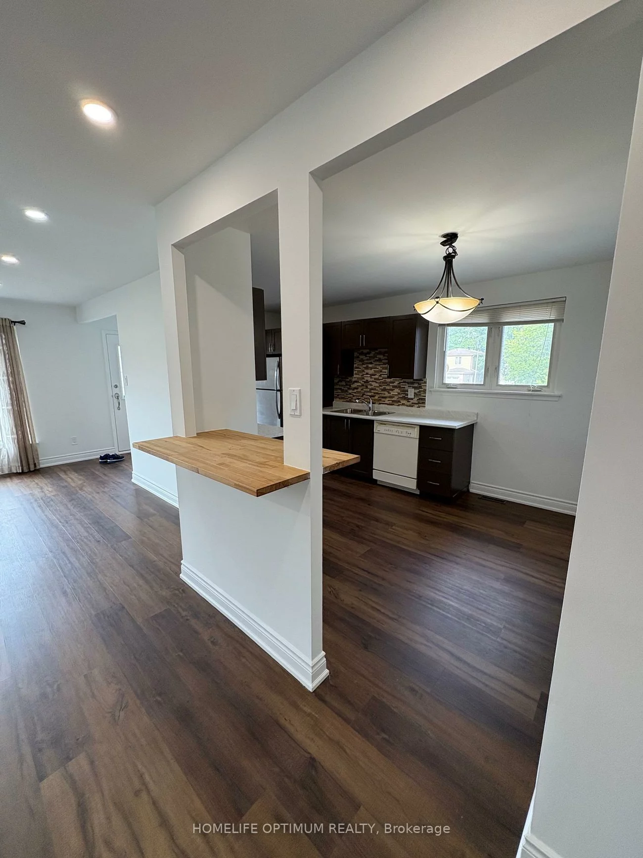 702, Leeder, Huron Heights-Leslie Valley, Newmarket