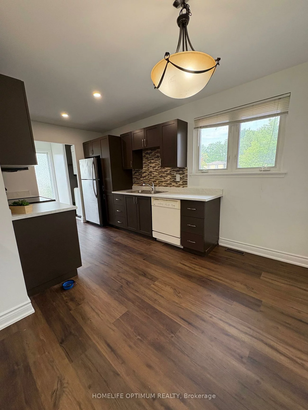 702, Leeder, Huron Heights-Leslie Valley, Newmarket
