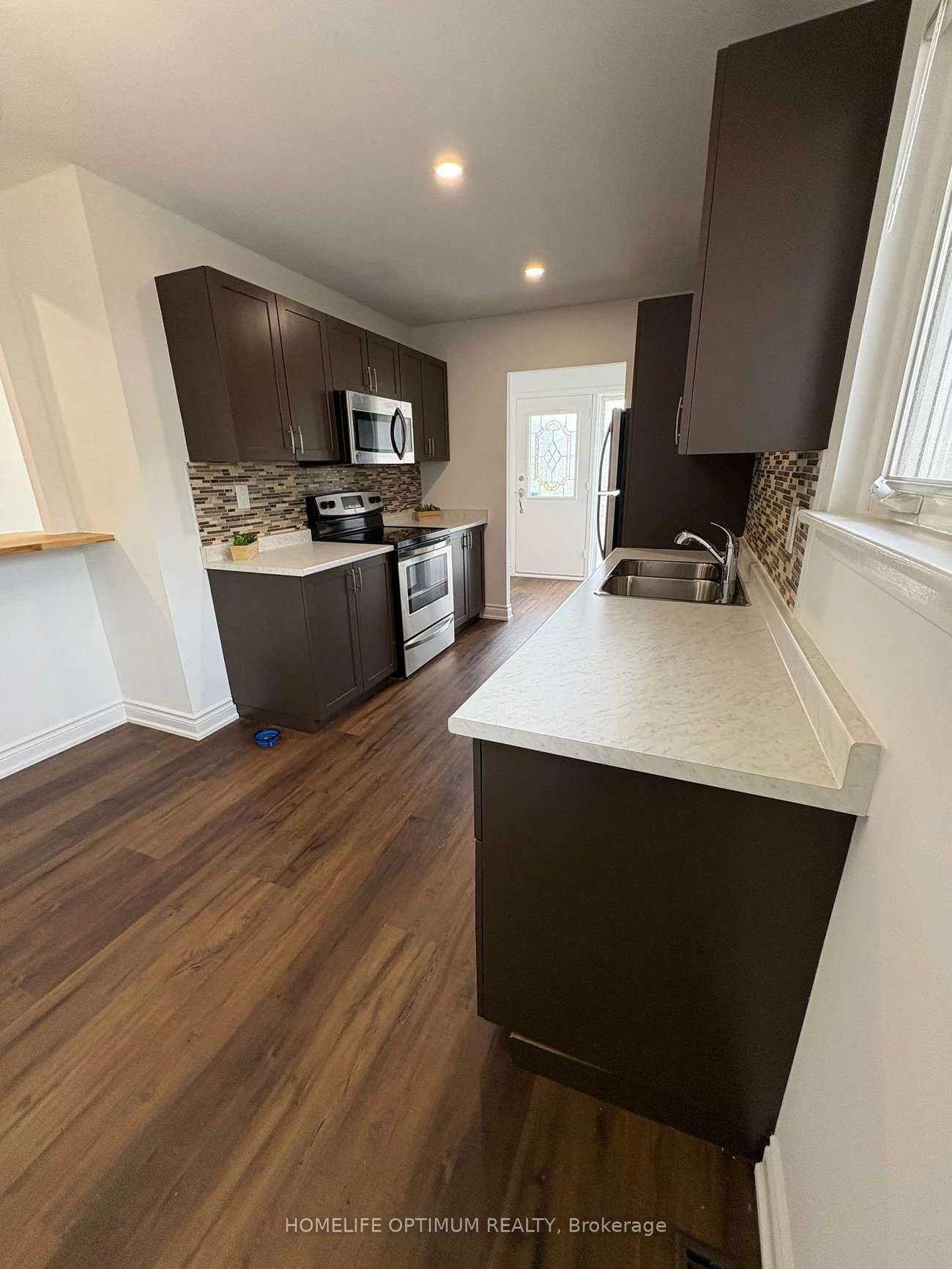 702, Leeder, Huron Heights-Leslie Valley, Newmarket