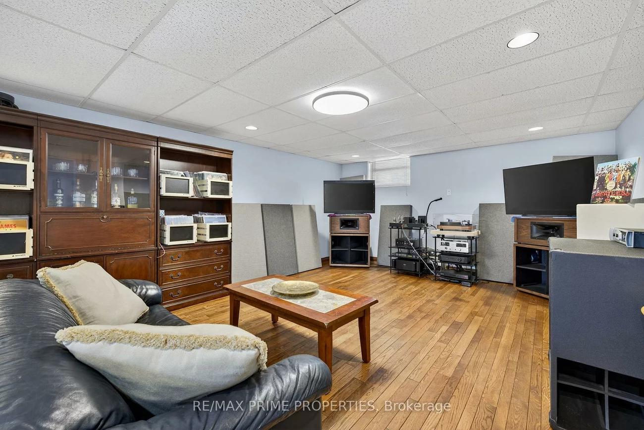 216, Crossland, Glenway Estates, Newmarket