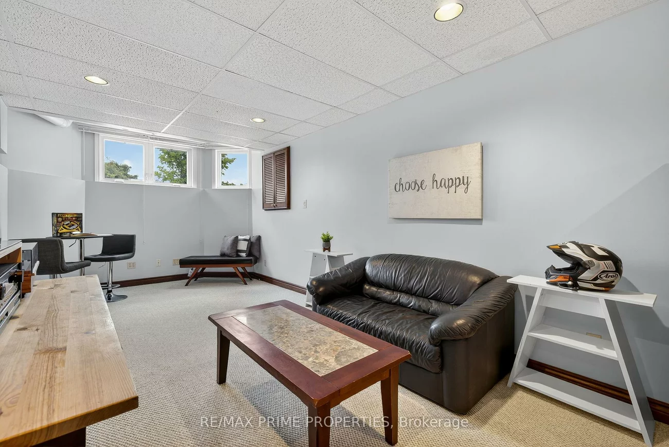 216, Crossland, Glenway Estates, Newmarket
