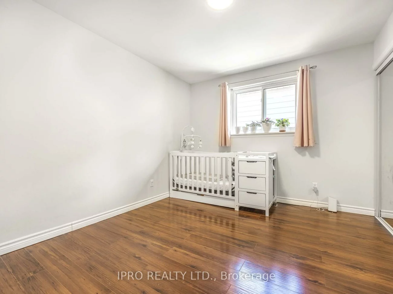 640, Irwin, Huron Heights-Leslie Valley, Newmarket