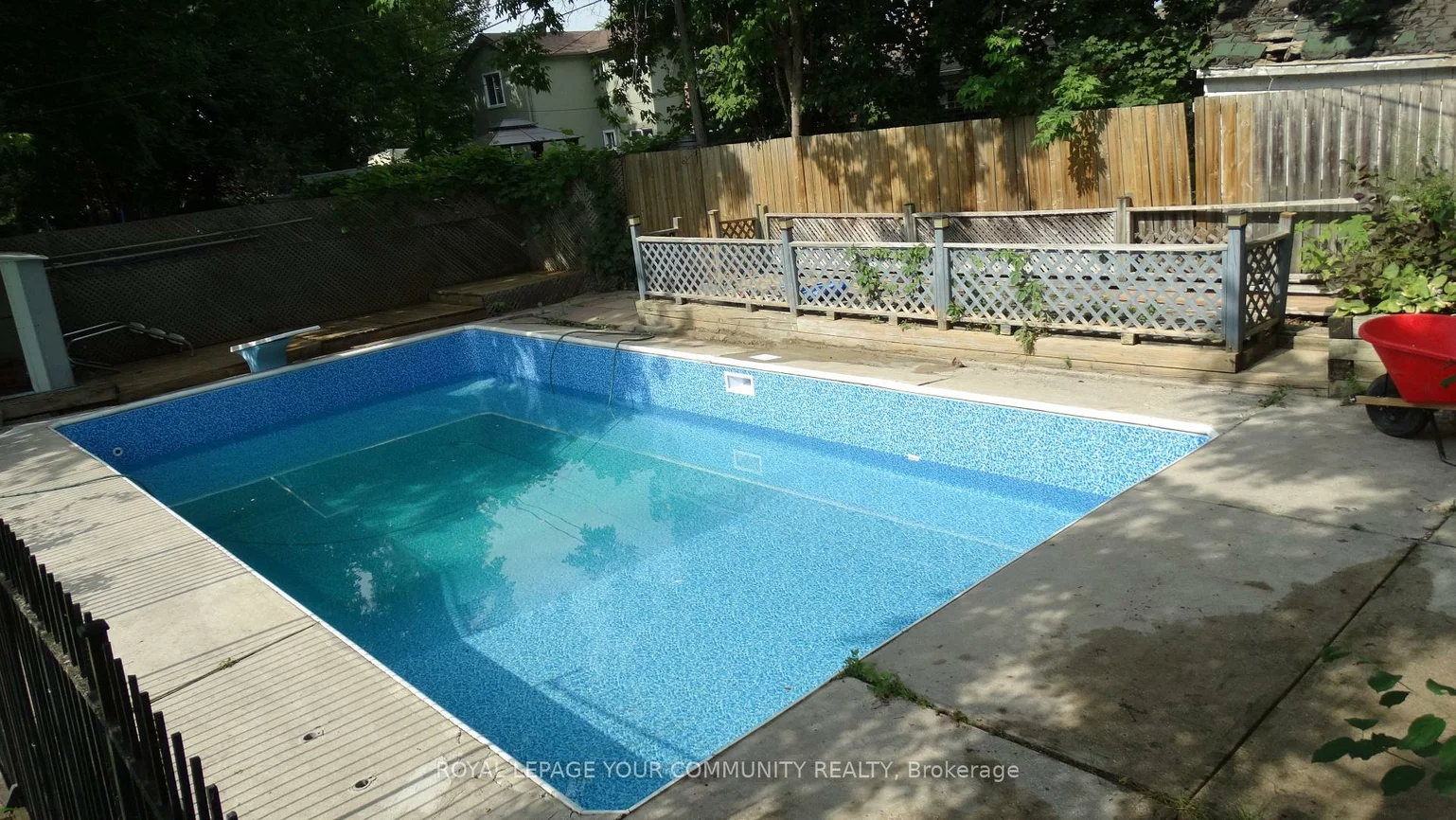 83, Lundy's, Huron Heights-Leslie Valley, Newmarket