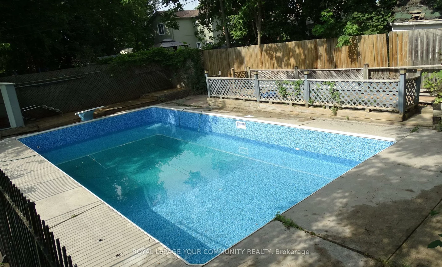 83, Lundy's, Huron Heights-Leslie Valley, Newmarket