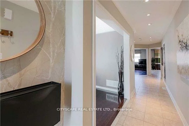 369, Kwapis, Woodland Hill, Newmarket