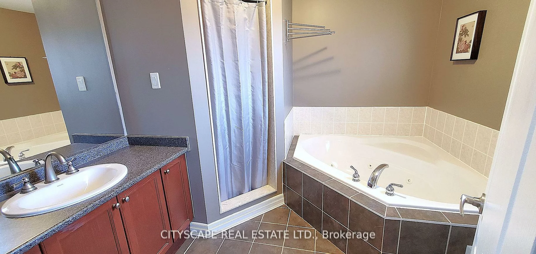 369, Kwapis, Woodland Hill, Newmarket