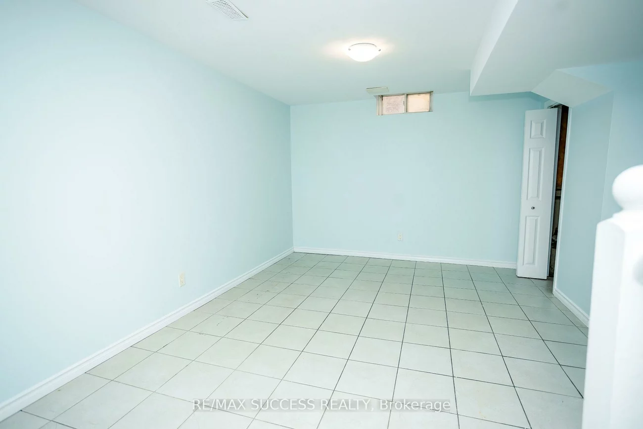 384, Flagstone, Woodland Hill, Newmarket