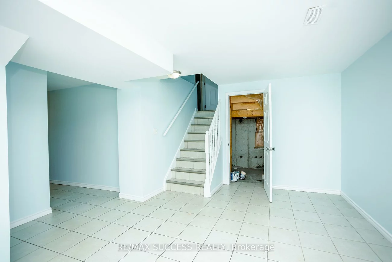 384, Flagstone, Woodland Hill, Newmarket