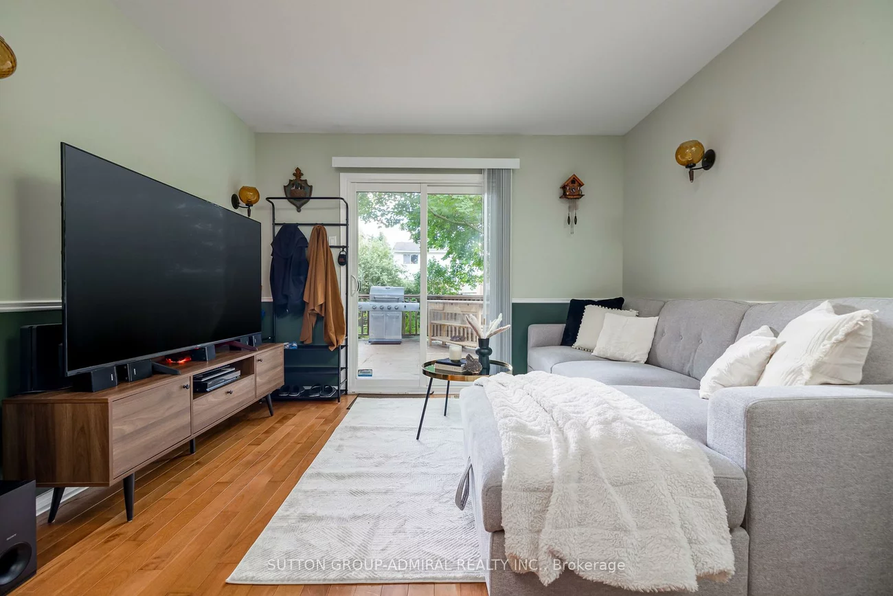 216, Robinson, Central Newmarket, Newmarket