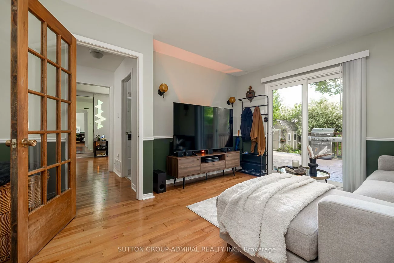 216, Robinson, Central Newmarket, Newmarket