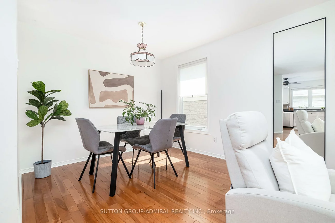 216, Robinson, Central Newmarket, Newmarket