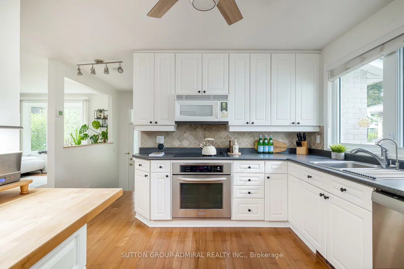 216, Robinson, Central Newmarket, Newmarket