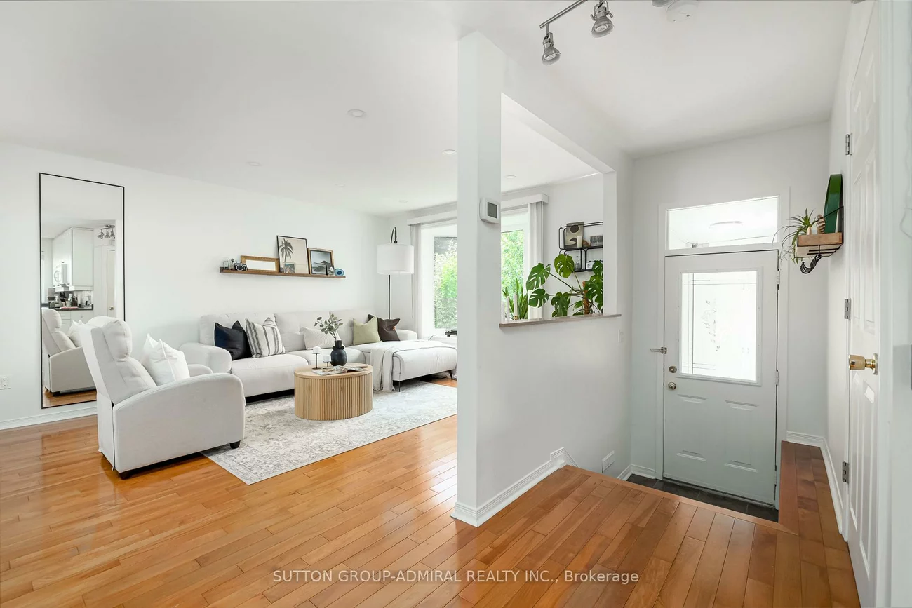 216, Robinson, Central Newmarket, Newmarket