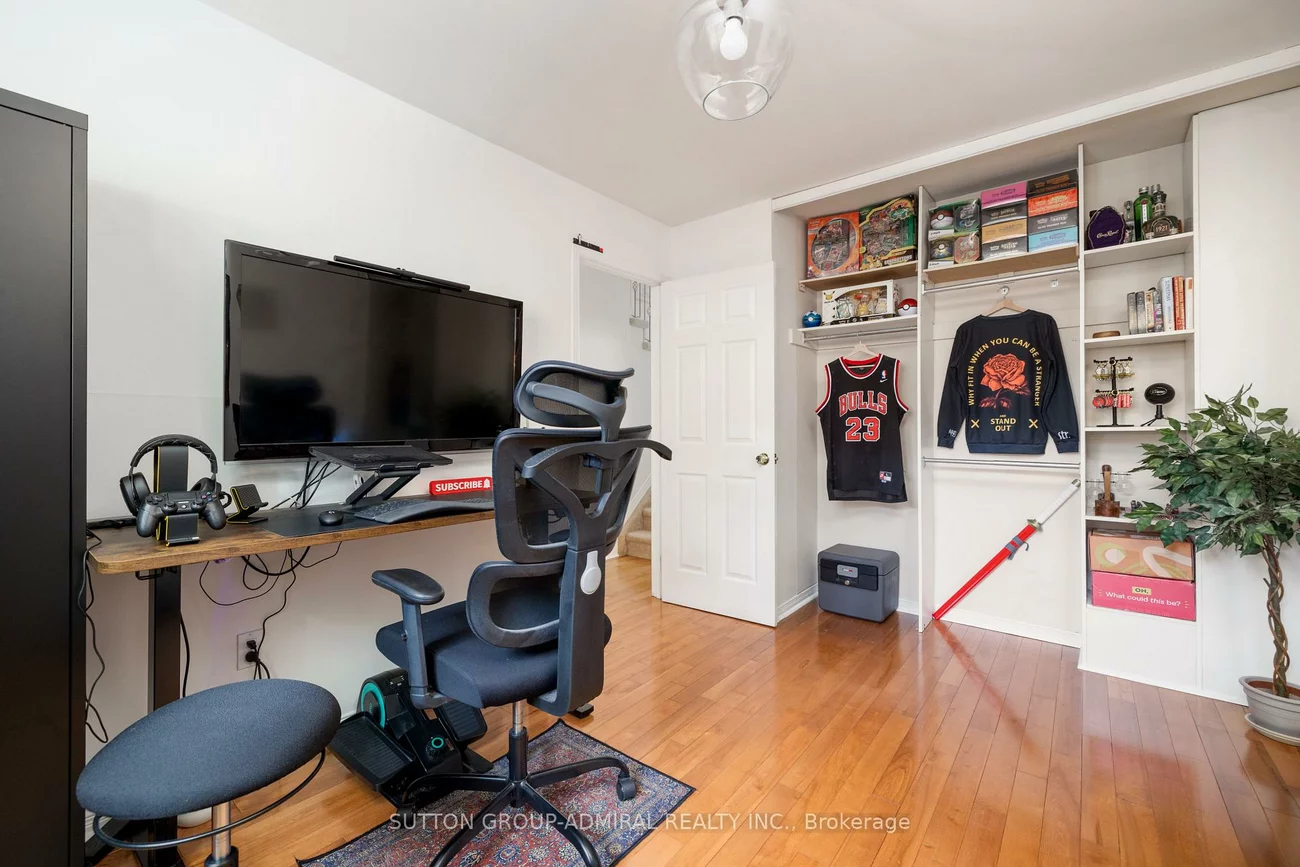 216, Robinson, Central Newmarket, Newmarket