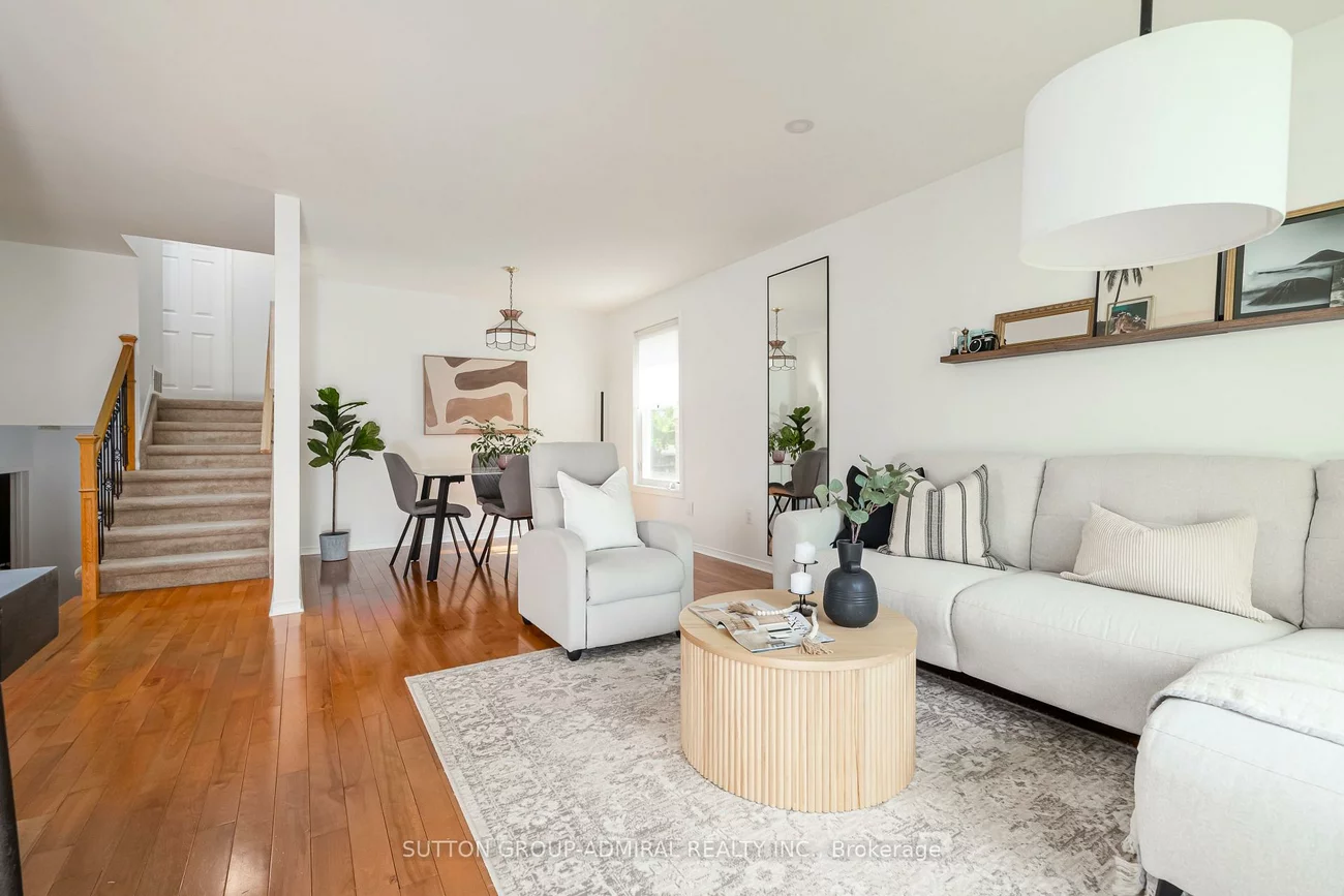 216, Robinson, Central Newmarket, Newmarket