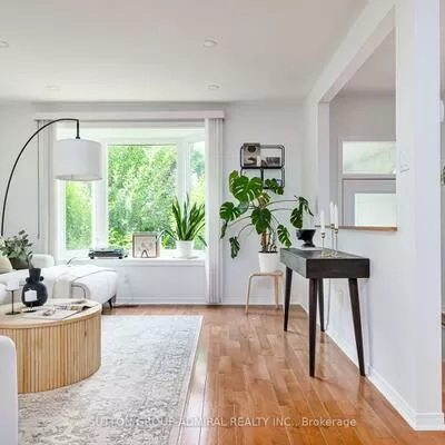 216, Robinson, Central Newmarket, Newmarket