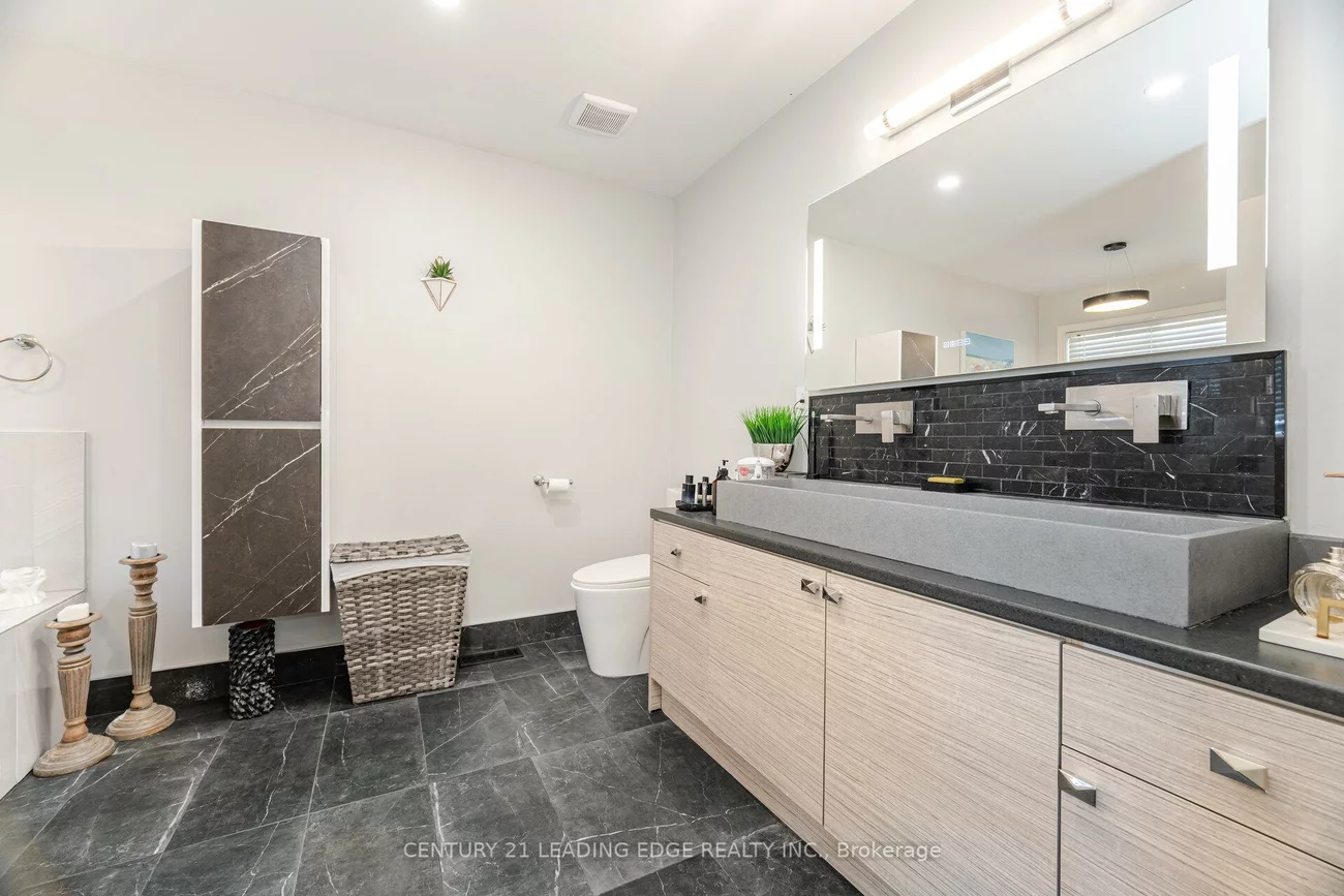 344, Marble, Woodland Hill, Newmarket