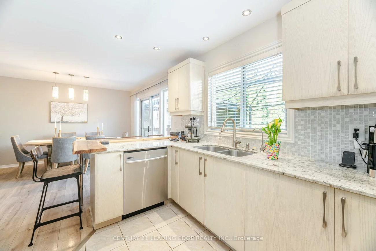 344, Marble, Woodland Hill, Newmarket