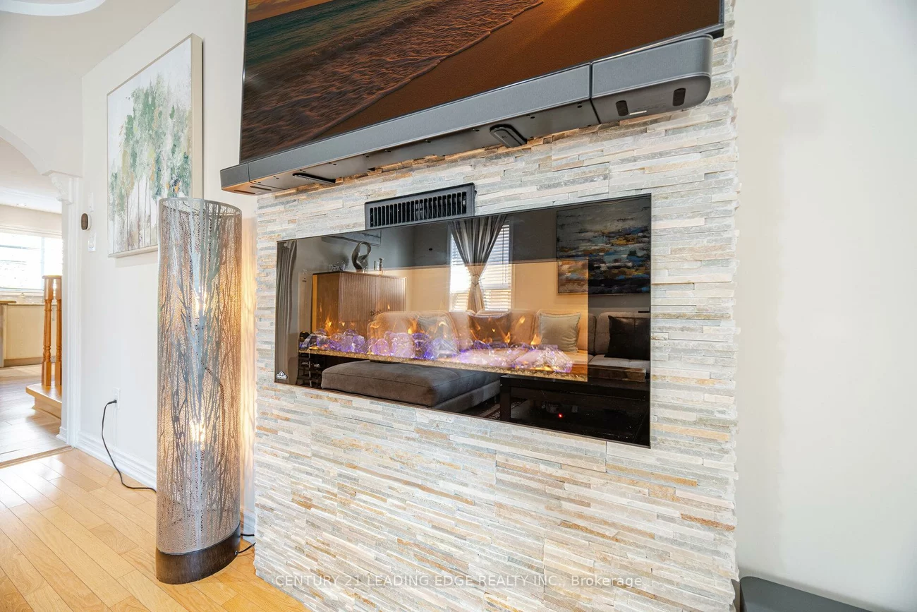 344, Marble, Woodland Hill, Newmarket