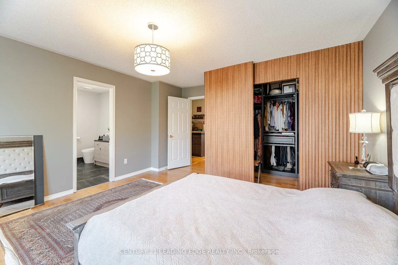 344, Marble, Woodland Hill, Newmarket