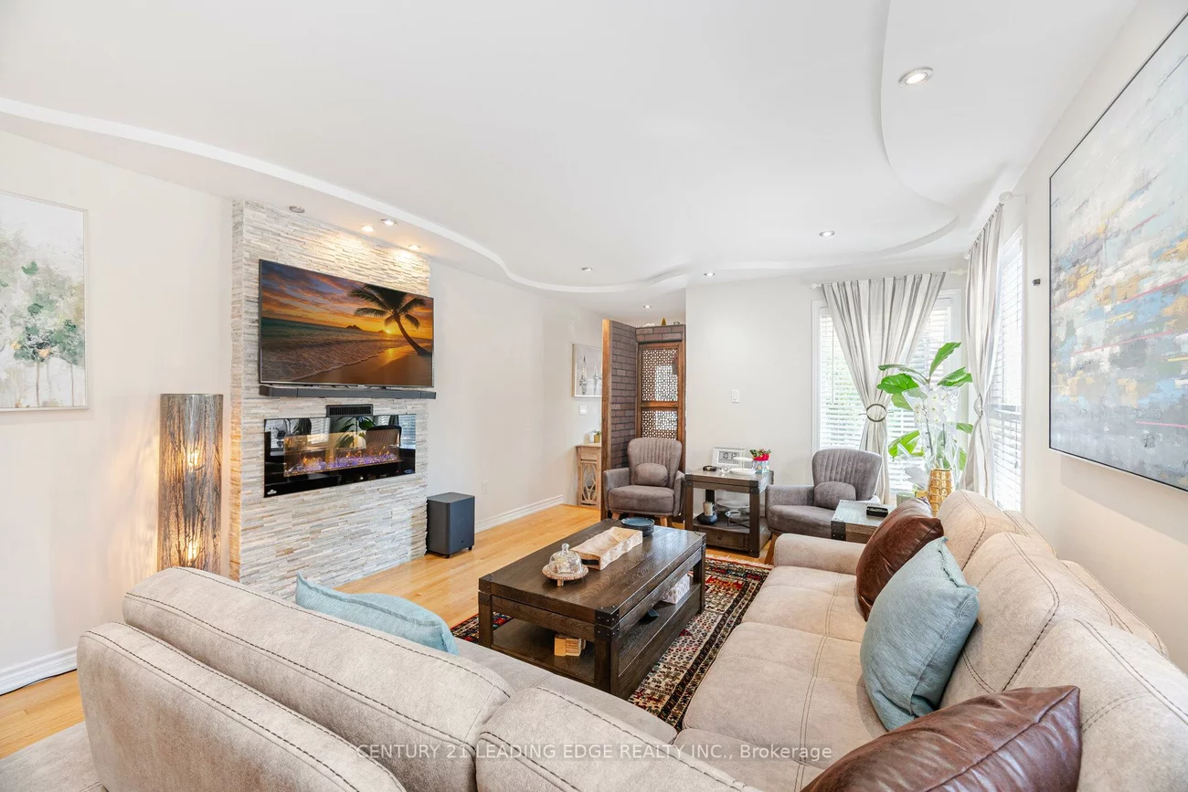344, Marble, Woodland Hill, Newmarket