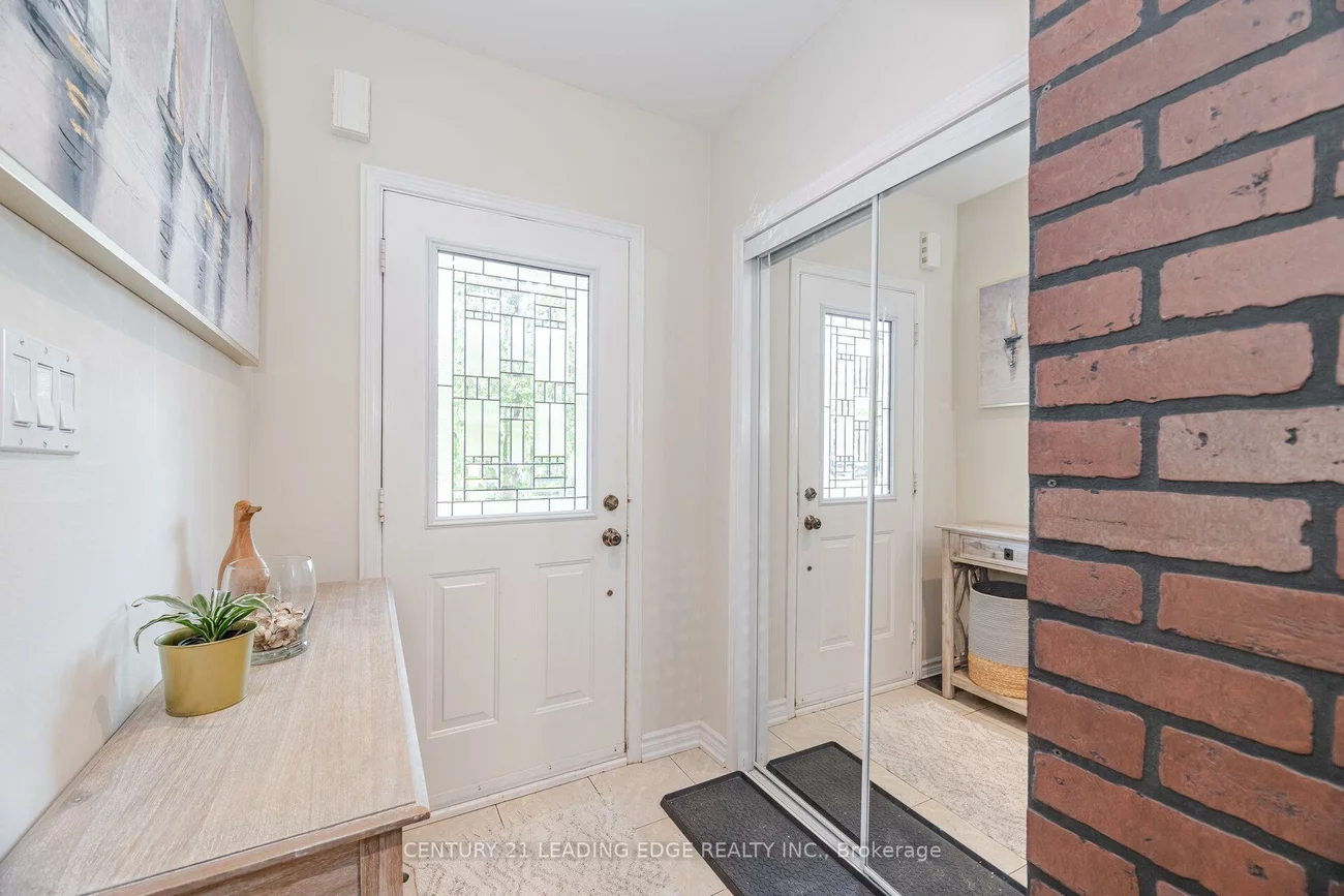 344, Marble, Woodland Hill, Newmarket