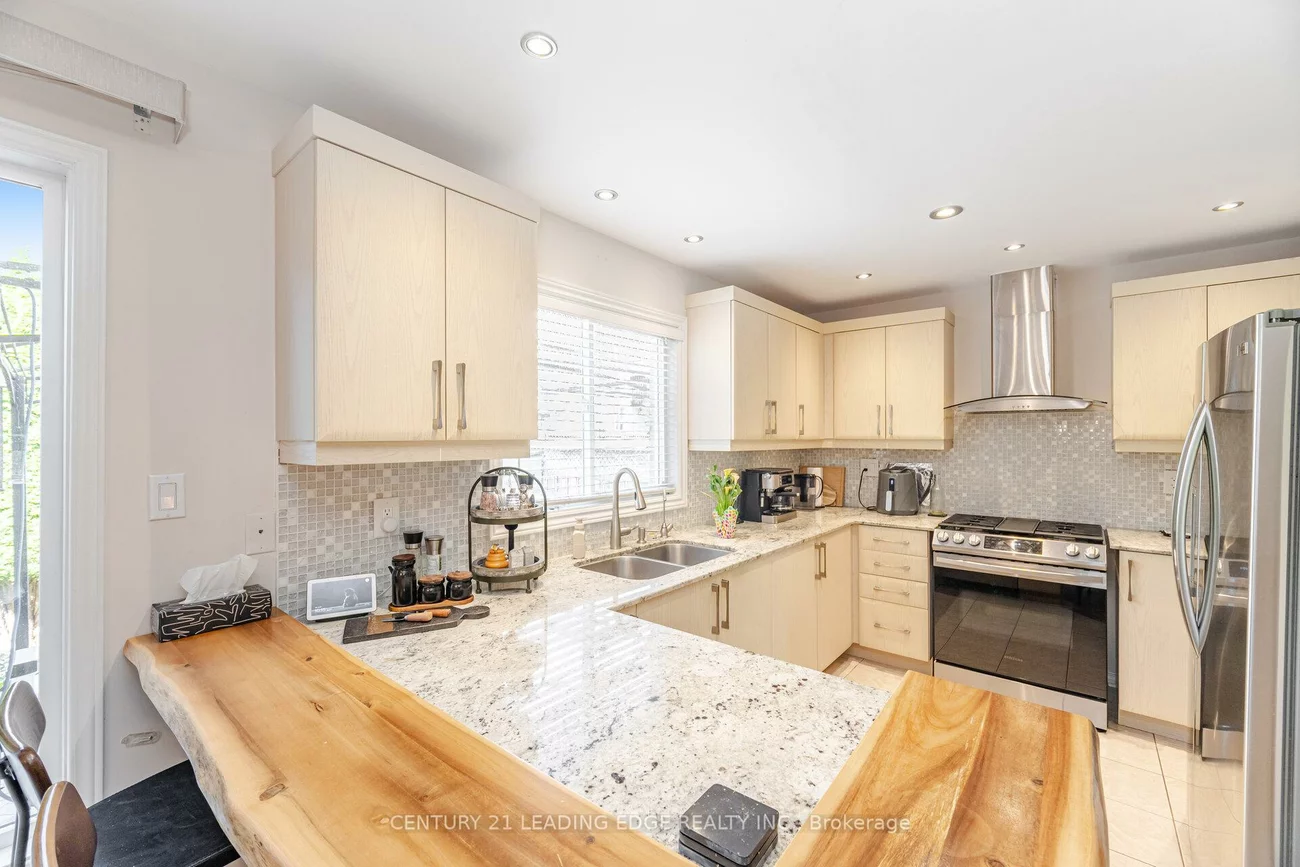 344, Marble, Woodland Hill, Newmarket