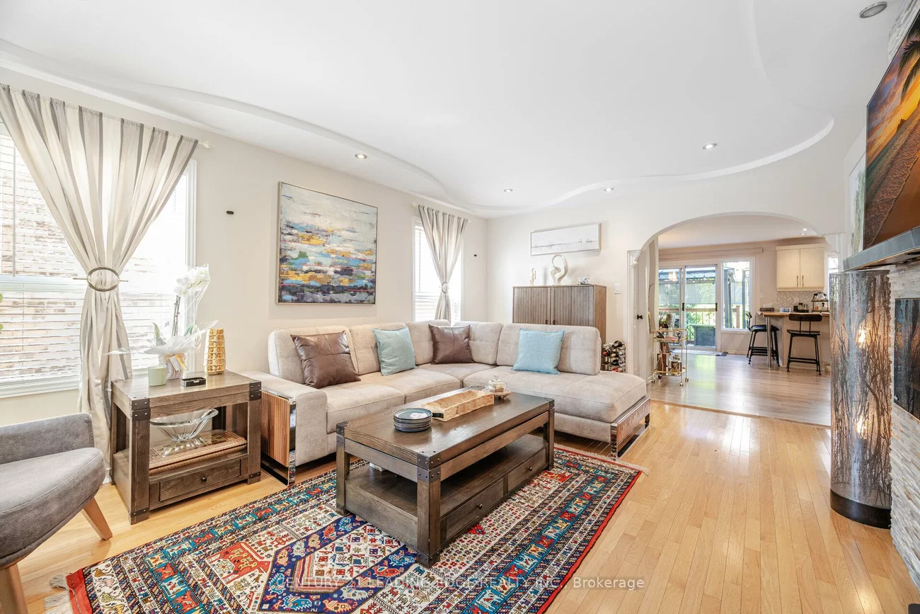 344, Marble, Woodland Hill, Newmarket