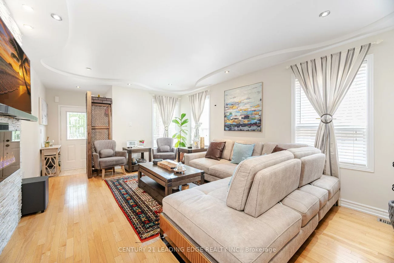 344, Marble, Woodland Hill, Newmarket