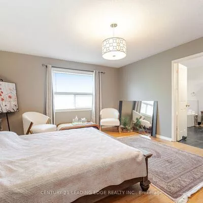 344, Marble, Woodland Hill, Newmarket